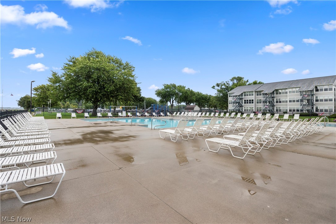 216 W Lakeshore Drive Port Clinton OH 43452