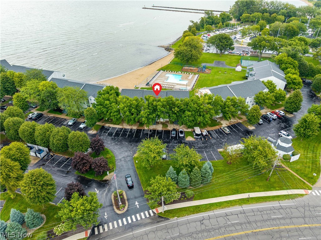 216 W Lakeshore Drive Port Clinton OH 43452