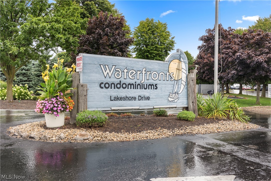 216 W Lakeshore Drive Port Clinton OH 43452