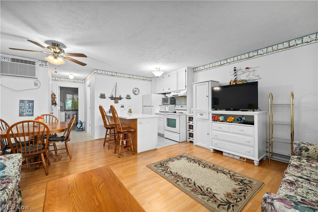 216 W Lakeshore Drive Port Clinton OH 43452