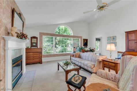 6859 Hidden Lake Trail Brecksville OH 44141