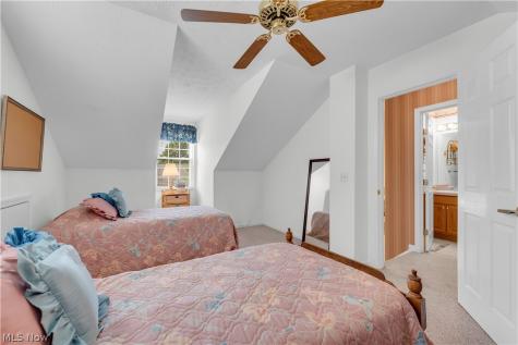 6859 Hidden Lake Trail Brecksville OH 44141