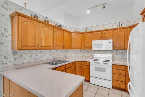 6859 Hidden Lake Trail Brecksville OH 44141