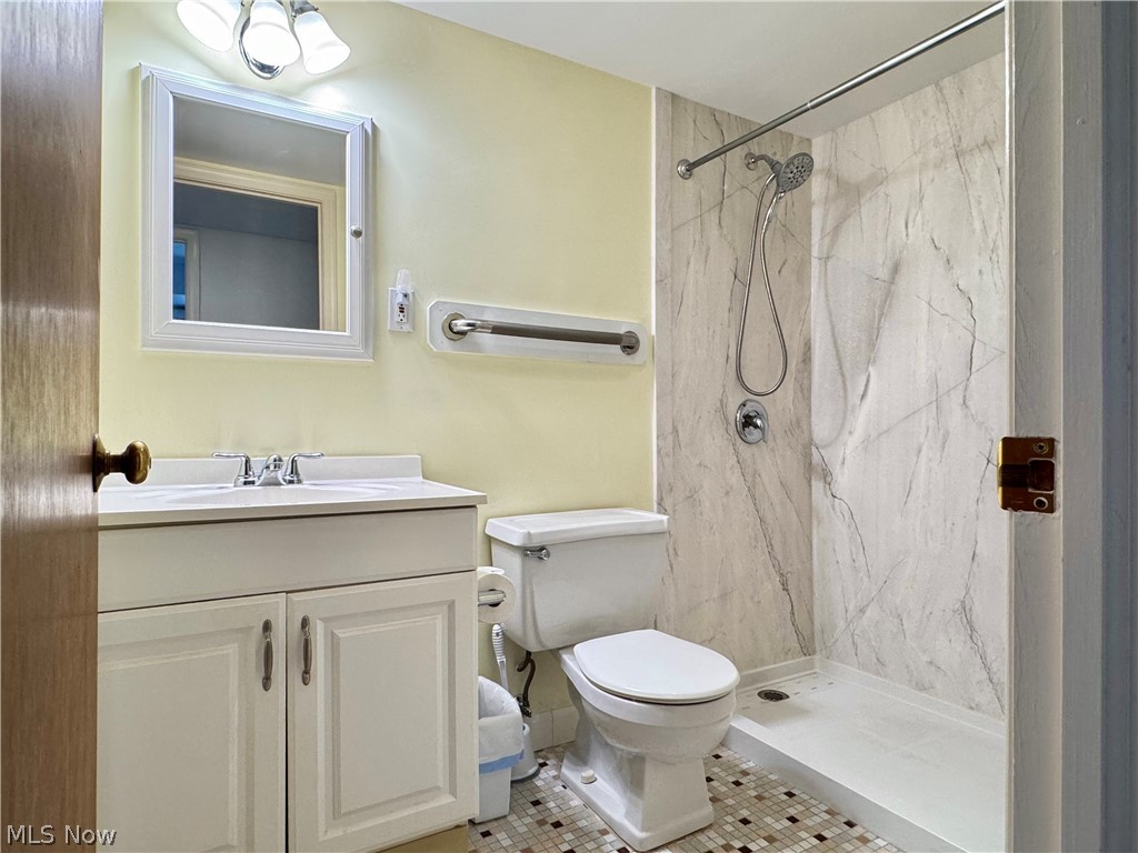 15555 Hilliard Road Lakewood OH 44107