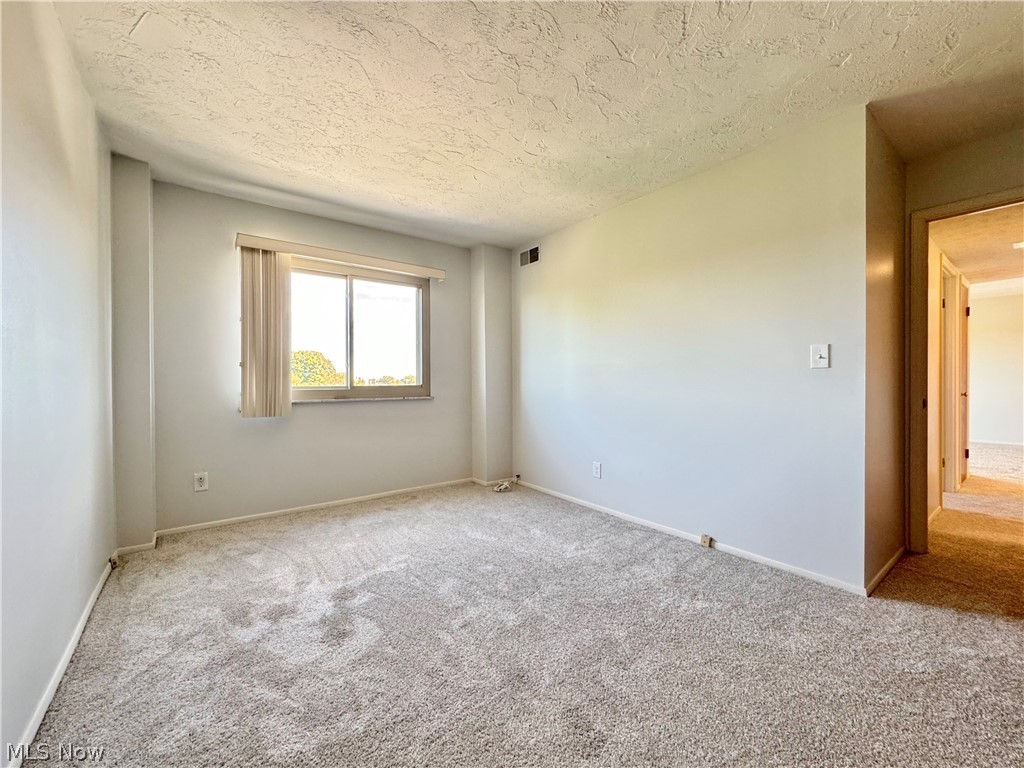 15555 Hilliard Road Lakewood OH 44107