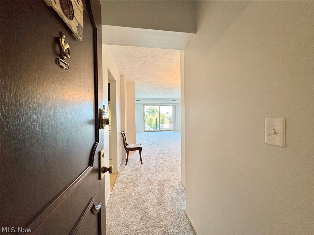15555 Hilliard Road Lakewood OH 44107
