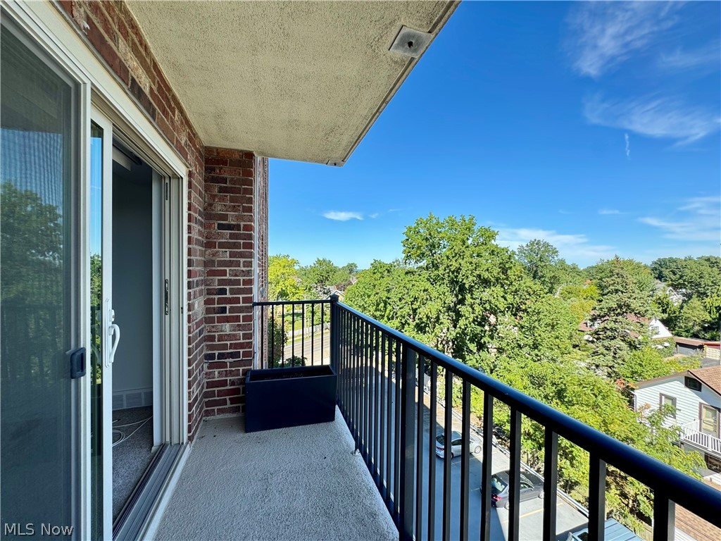 15555 Hilliard Road Lakewood OH 44107