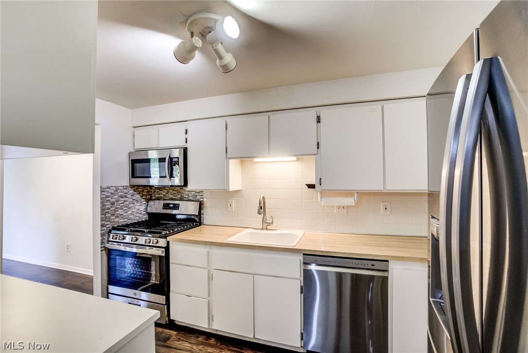 32766 Washington Court Solon OH 44139