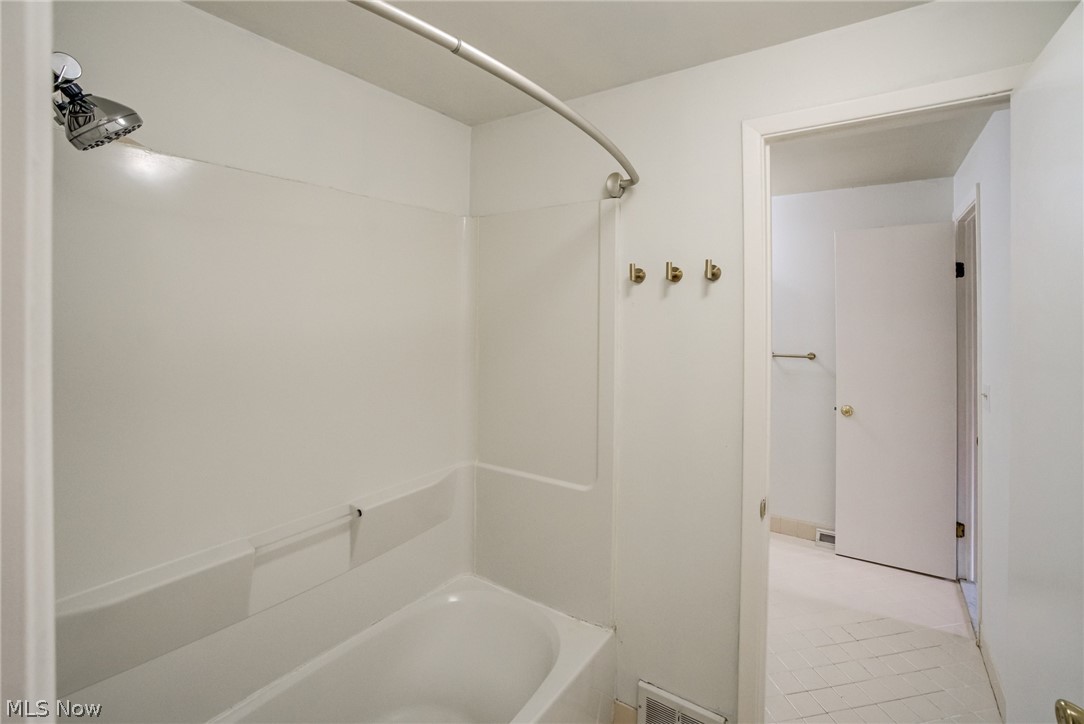 32766 Washington Court Solon OH 44139