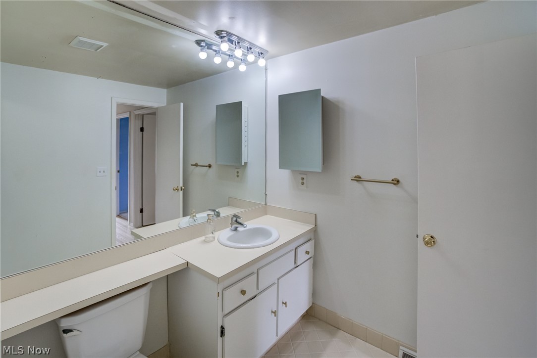 32766 Washington Court Solon OH 44139