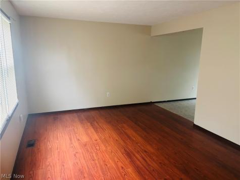 406 Maplebrook Drive Painesville OH 44077