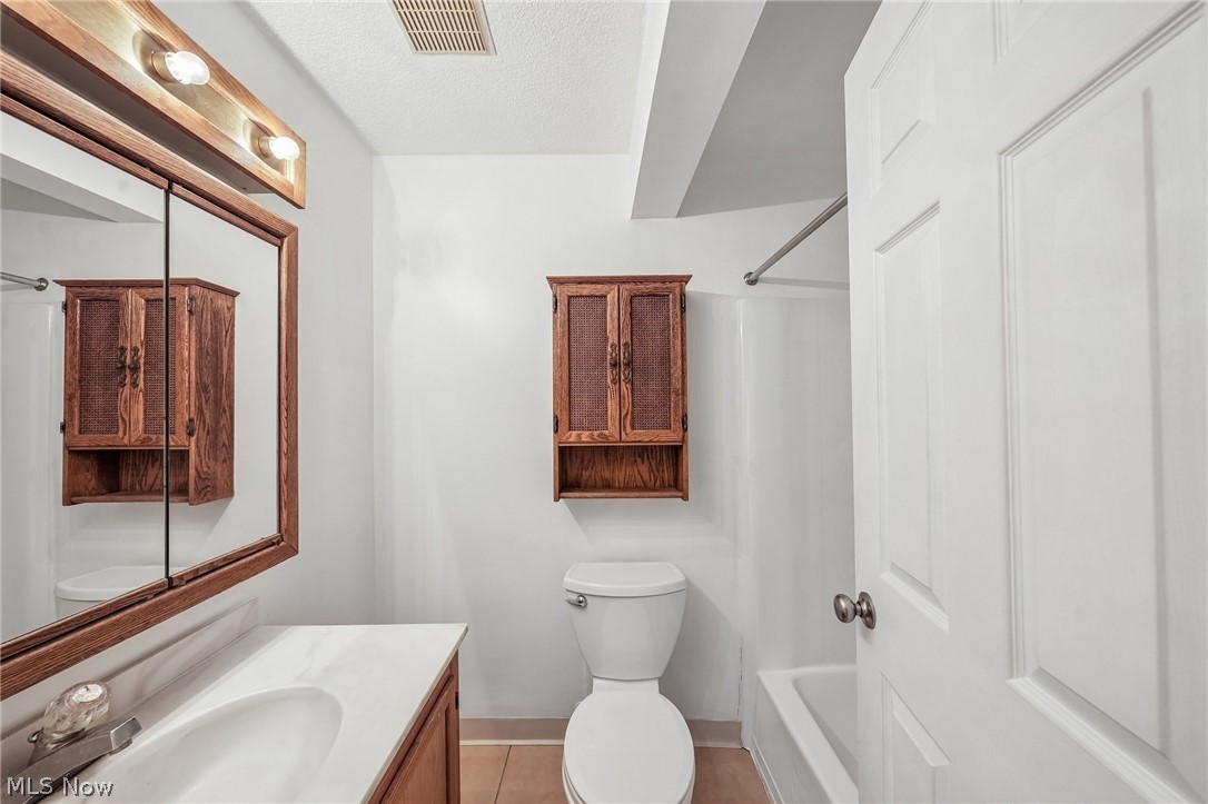 1583 Treetop Trail Akron OH 44313
