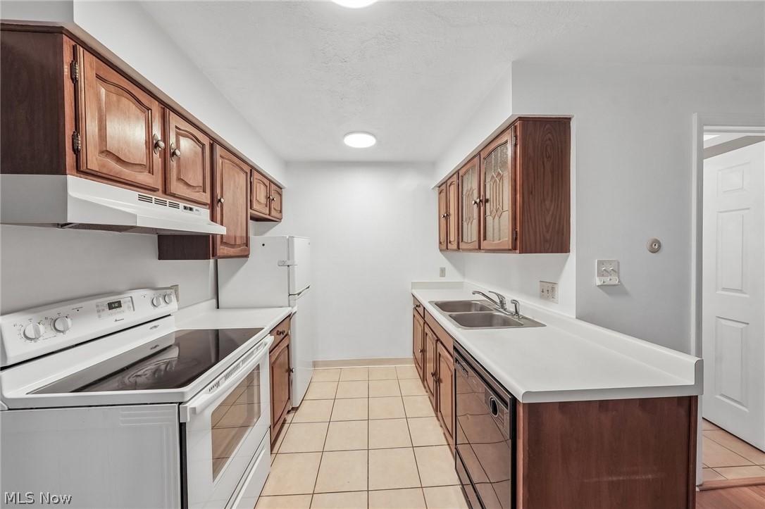 1583 Treetop Trail Akron OH 44313