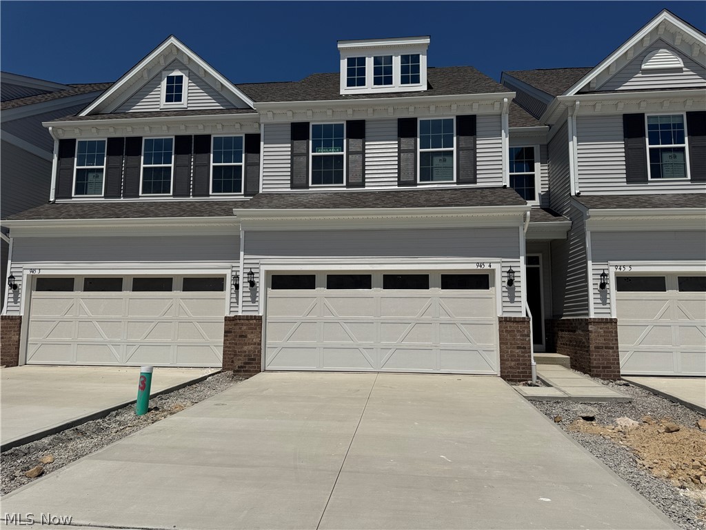 945-4 Memory Lane Aurora OH 44202