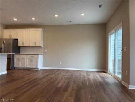 945-4 Memory Lane Aurora OH 44202