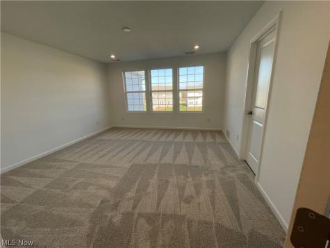 945-4 Memory Lane Aurora OH 44202