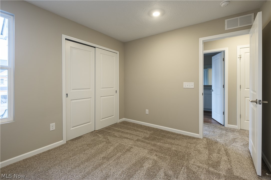 945-4 Memory Lane Aurora OH 44202