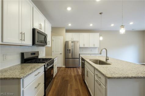 945-4 Memory Lane Aurora OH 44202