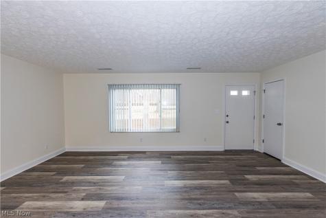 2033 Carlile Drive Uniontown OH 44685