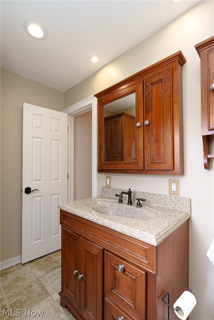 9304 Fernwood Drive Olmsted Falls OH 44138