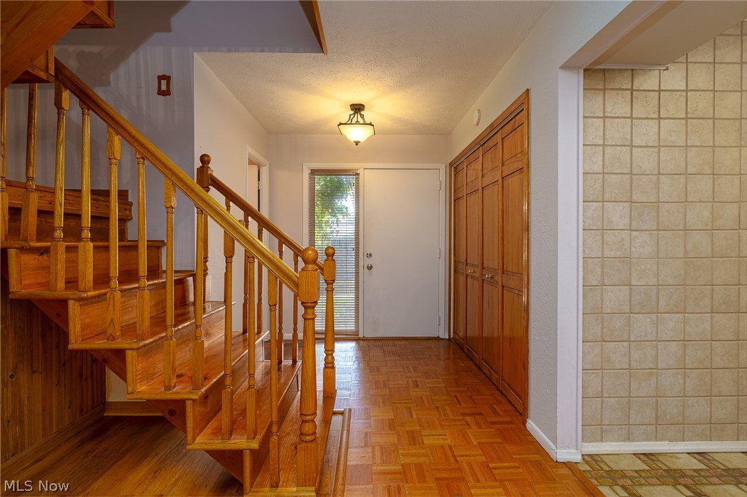 9304 Fernwood Drive Olmsted Falls OH 44138