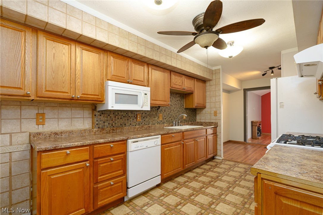 9304 Fernwood Drive Olmsted Falls OH 44138