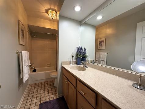 438-73 Cedar Ridge Aurora OH 44202
