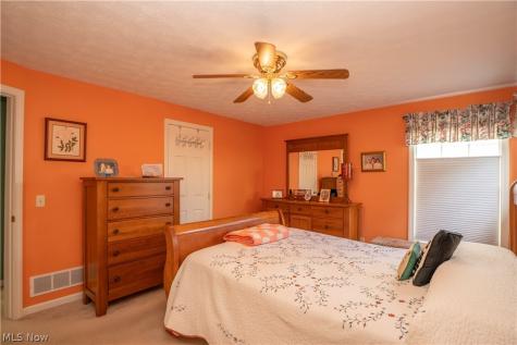 1848 Southpointe Circle NE Canton OH 44714