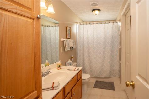 1848 Southpointe Circle NE Canton OH 44714