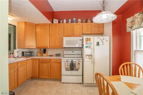 1848 Southpointe Circle NE Canton OH 44714