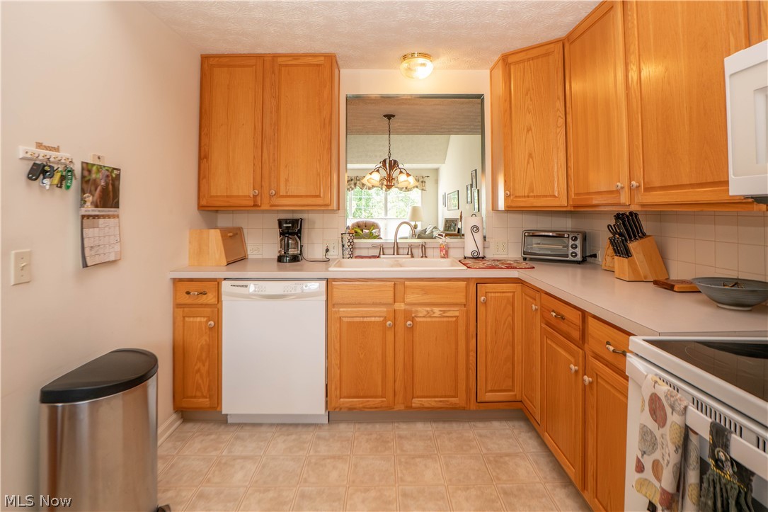 1848 Southpointe Circle NE Canton OH 44714