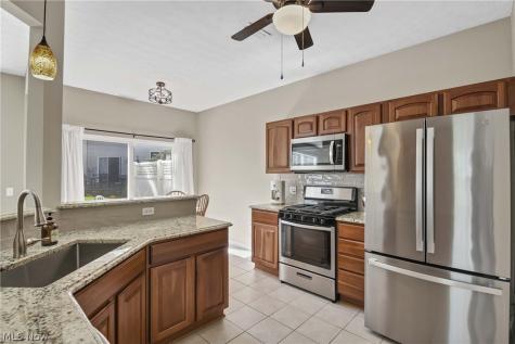 1370 N Yorkshire Drive Broadview Heights OH 44147