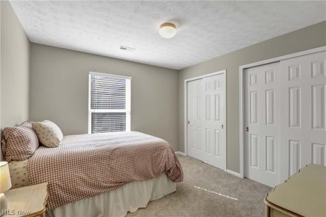 1370 N Yorkshire Drive Broadview Heights OH 44147