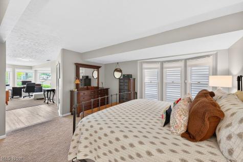 23012 Robert's Run Bay Village OH 44140