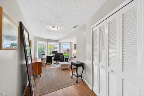 23012 Robert's Run Bay Village OH 44140