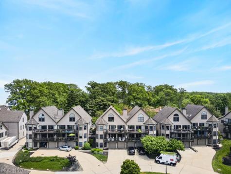 23012 Robert's Run Bay Village OH 44140