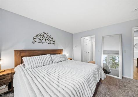 1960 Deerhaven Lane Broadview Heights OH 44147