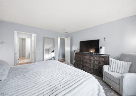1960 Deerhaven Lane Broadview Heights OH 44147