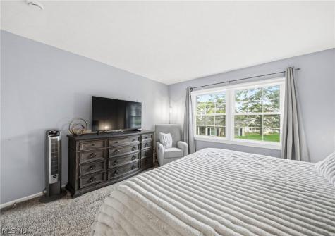 1960 Deerhaven Lane Broadview Heights OH 44147