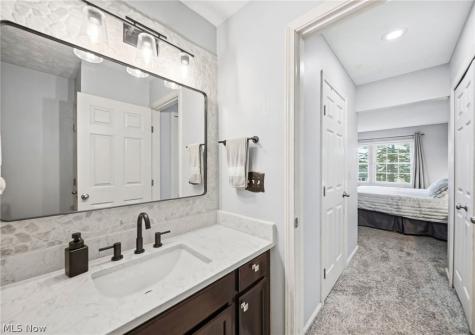 1960 Deerhaven Lane Broadview Heights OH 44147