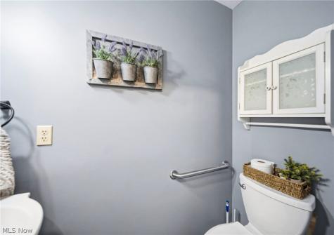 1960 Deerhaven Lane Broadview Heights OH 44147