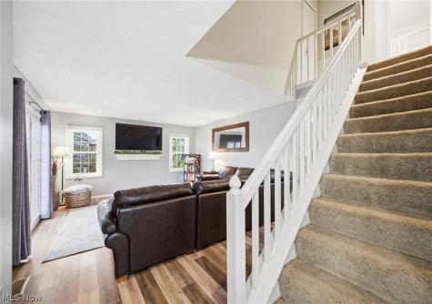 1960 Deerhaven Lane Broadview Heights OH 44147