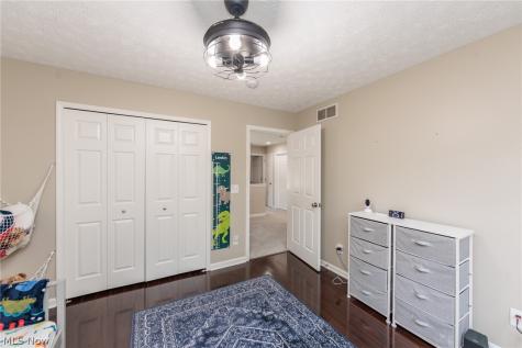 29049 Pembrooke Boulevard Olmsted Twp OH 44138