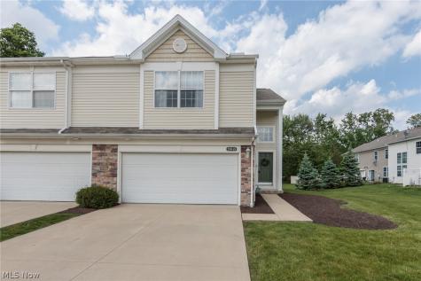 29049 Pembrooke Boulevard Olmsted Twp OH 44138