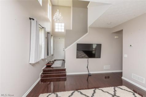 29049 Pembrooke Boulevard Olmsted Twp OH 44138