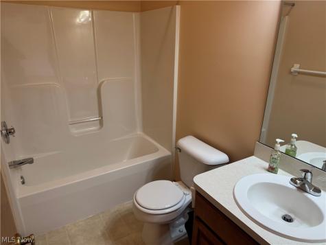 2457 Barrington Way Wooster OH 44691