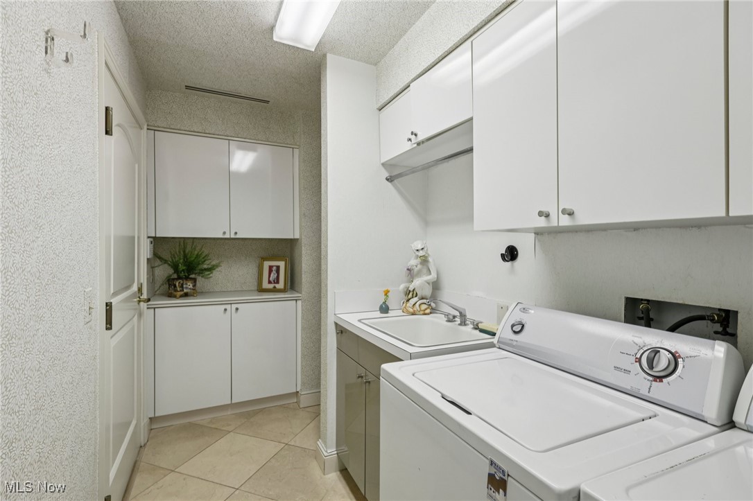 5150 Three Village Drive Lyndhurst OH 44124