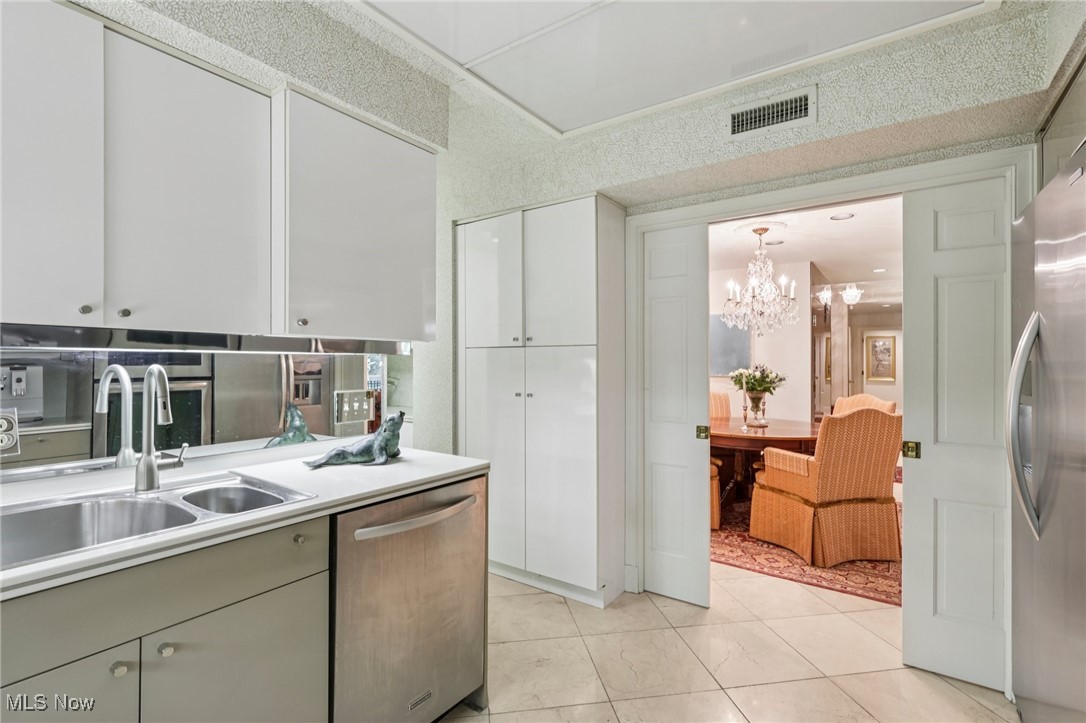 5150 Three Village Drive Lyndhurst OH 44124