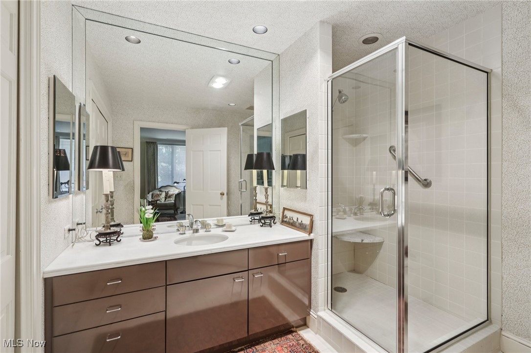 5150 Three Village Drive Lyndhurst OH 44124