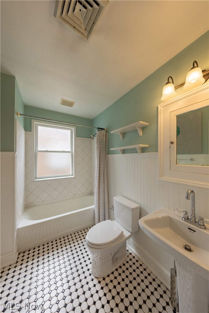 2634 Mayfield Road Cleveland Heights OH 44106